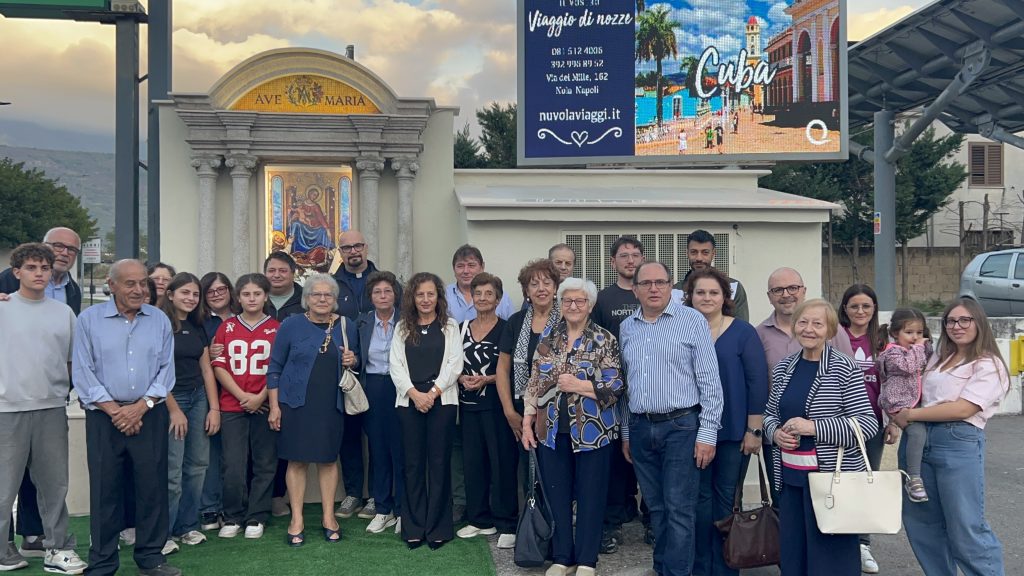 Avella, torna a splendere la Madonna di Pompei: restaurata e benedetta l’immagine votiva del Purgatorio Avella, torna a splendere la Madonna di Pompei: restaurata e benedetta l’immagine votiva del Purgatorio