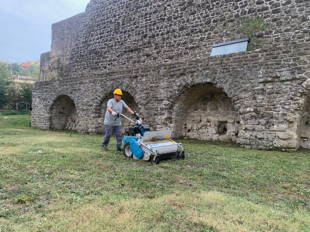 AVELLINO. Decespugliamento e pulizia nell’area del Castello: al via gli interventi del PRIUS AVELLINO. Decespugliamento e pulizia nell’area del Castello: al via gli interventi del PRIUS