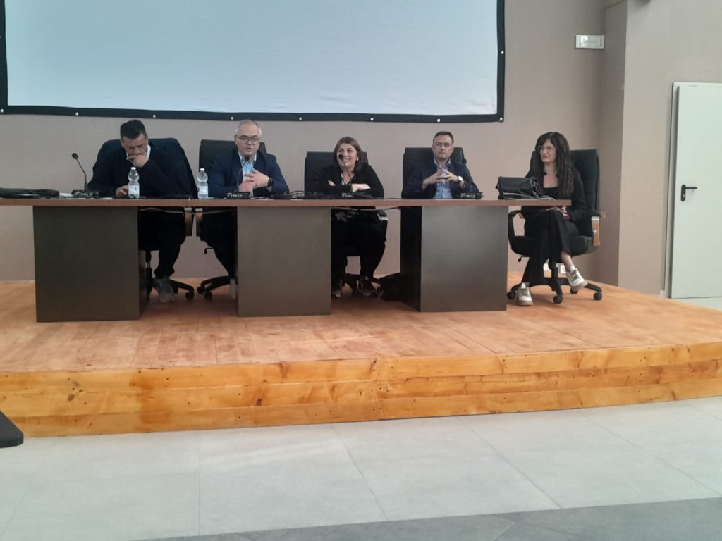 Flumeri, comunicazioni del Sindaco alla cittadinanza e il rapporto fra Comune e comunità. Flumeri, comunicazioni del Sindaco alla cittadinanza e il rapporto fra Comune e comunità.