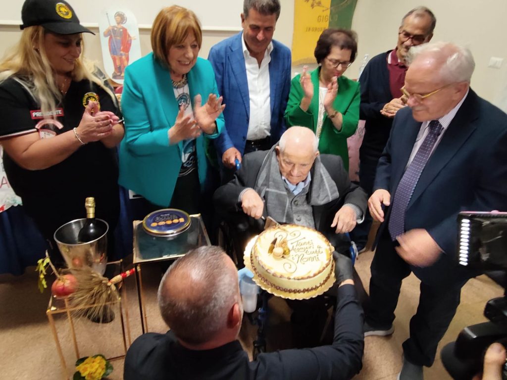 Flumeri, 2 ottobre 2026, Festa degli Angeli e dei Nonni, con torta e poesie di due coppie di gemelli. Flumeri, 2 ottobre 2026, Festa degli Angeli e dei Nonni, con torta e poesie di due coppie di gemelli.