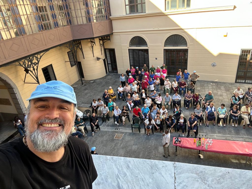 Sirignano celebra i nonni: grande festa al Palazzo del Principe Sirignano celebra i nonni: grande festa al Palazzo del Principe