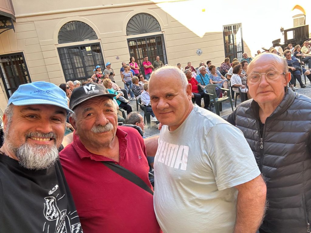 Sirignano celebra i nonni: grande festa al Palazzo del Principe Sirignano celebra i nonni: grande festa al Palazzo del Principe