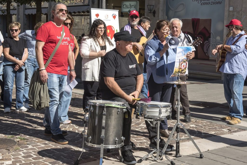 Avellino, domenica il flash mob per la pace: musica e solidarietà lungo Corso Vittorio Emanuele (FOTO)