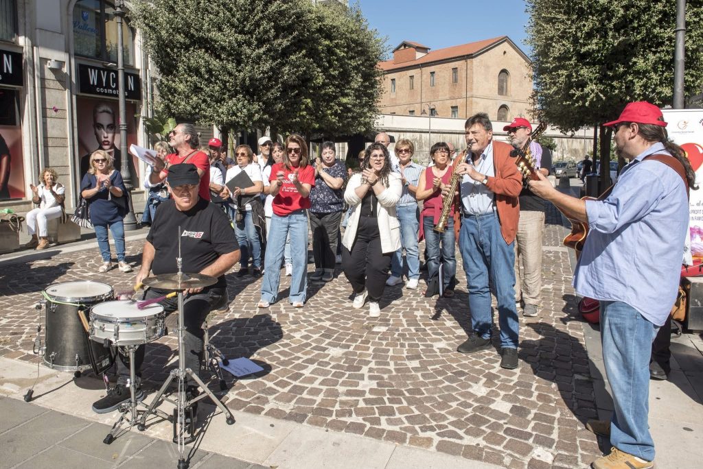 Avellino, domenica il flash mob per la pace: musica e solidarietà lungo Corso Vittorio Emanuele (FOTO)
