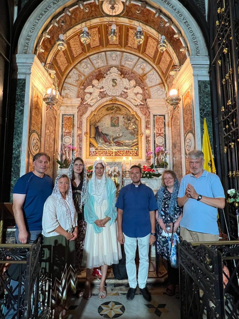 Mugnano del Cardinale, Santa Filomena richiama il mondo: mesi di pellegrinaggi al Santuario (FOTO)