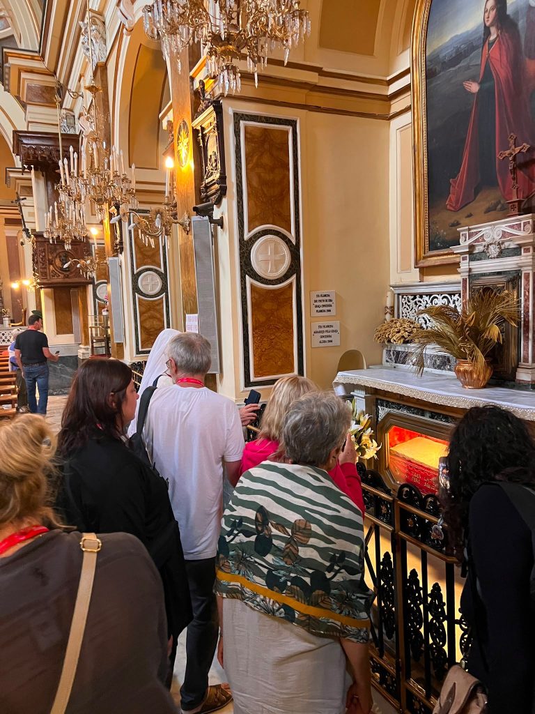 Mugnano del Cardinale, Santa Filomena richiama il mondo: mesi di pellegrinaggi al Santuario (FOTO)