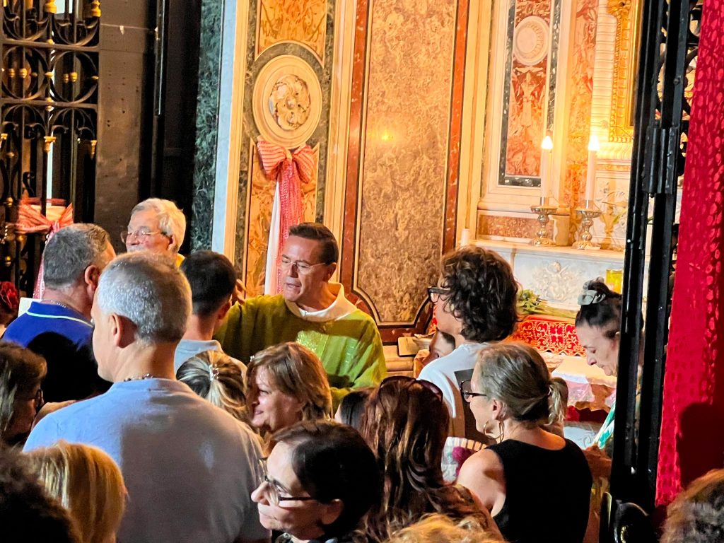 Mugnano del Cardinale, Santa Filomena richiama il mondo: mesi di pellegrinaggi al Santuario (FOTO)