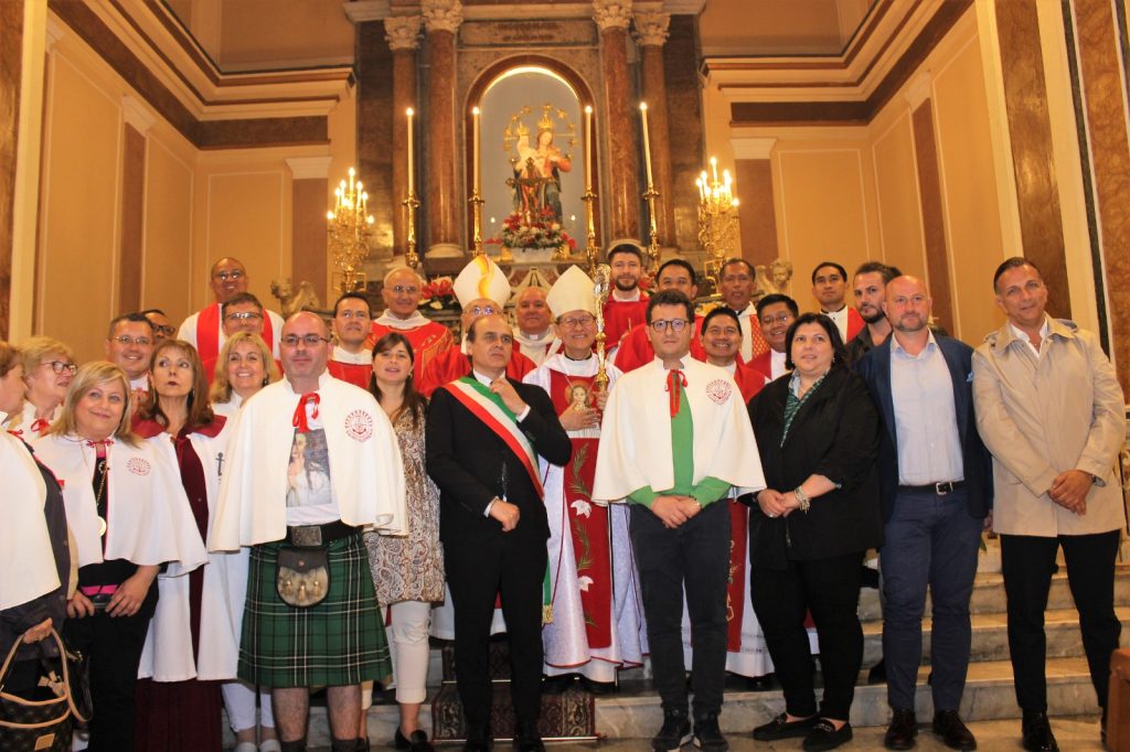 Il cardinale Tagle nuovo decano del Collegio cardinalizio: da Mugnano gli auguri al porporato che visitò Santa Filomena nel 2023.(Foto)