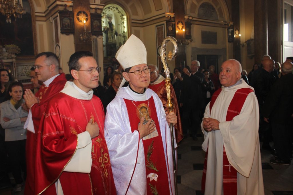 Il cardinale Tagle nuovo decano del Collegio cardinalizio: da Mugnano gli auguri al porporato che visitò Santa Filomena nel 2023.(Foto)