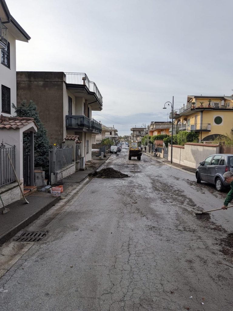 QUADRELLE, BOMBA D’ACQUA DELL’8 OTTOBRE: STRADE INVASE DAL FANGO, MOBILITAZIONE DI AMMINISTRATORI E VOLONTARI
