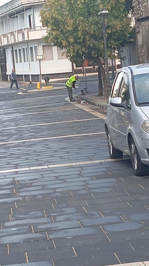 QUADRELLE, GLI “ANGELI DEL FANGO” ANCORA IN CAMPO: PROSEGUONO LE OPERAZIONI DI PULIZIA DOPO LA BOMBA D’ACQUA DELL’8 OTTOBRE QUADRELLE, GLI “ANGELI DEL FANGO” ANCORA IN CAMPO: PROSEGUONO LE OPERAZIONI DI PULIZIA DOPO LA BOMBA D’ACQUA DELL’8 OTTOBRE
