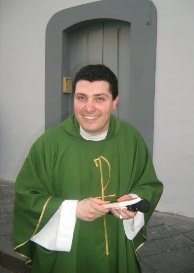 Pomigliano d’Arco, don Pietro Antonio Ciccarelli celebra 25 anni di sacerdozio Pomigliano d’Arco, don Pietro Antonio Ciccarelli celebra 25 anni di sacerdozio