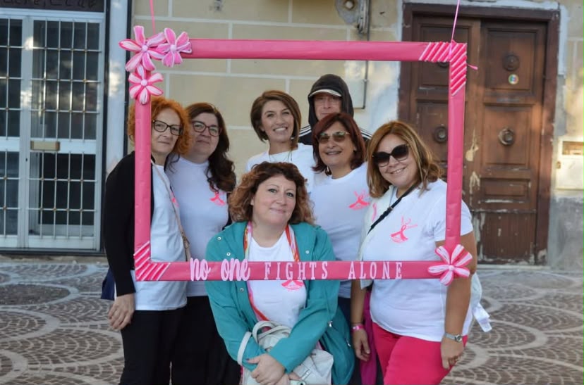 Roccarainola si tinge di rosa: una camminata per la prevenzione e la solidarietà Roccarainola si tinge di rosa: una camminata per la prevenzione e la solidarietà