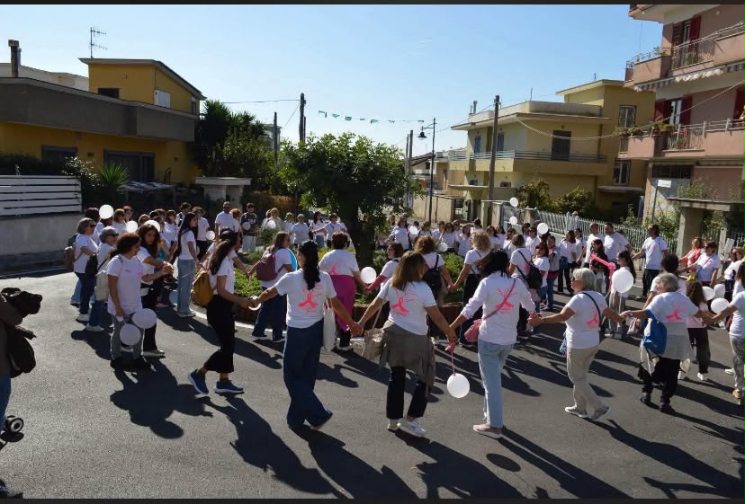 Roccarainola si tinge di rosa: una camminata per la prevenzione e la solidarietà Roccarainola si tinge di rosa: una camminata per la prevenzione e la solidarietà