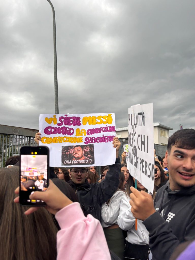 Cicciano: gli studenti del Liceo Medi in protesta