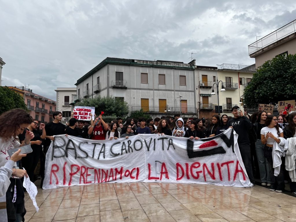 Cicciano: gli studenti del Liceo Medi in protesta