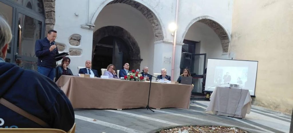 Mugnano del Cardinale, presentato il libro su don Peppe Diana: una serata dedicata alla memoria e alla legalità
