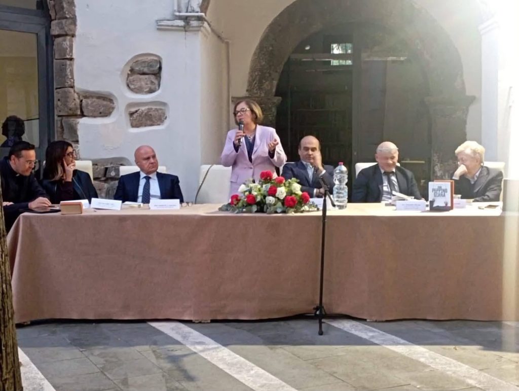Mugnano del Cardinale, presentato il libro su don Peppe Diana: una serata dedicata alla memoria e alla legalità Mugnano del Cardinale, presentato il libro su don Peppe Diana: una serata dedicata alla memoria e alla legalità