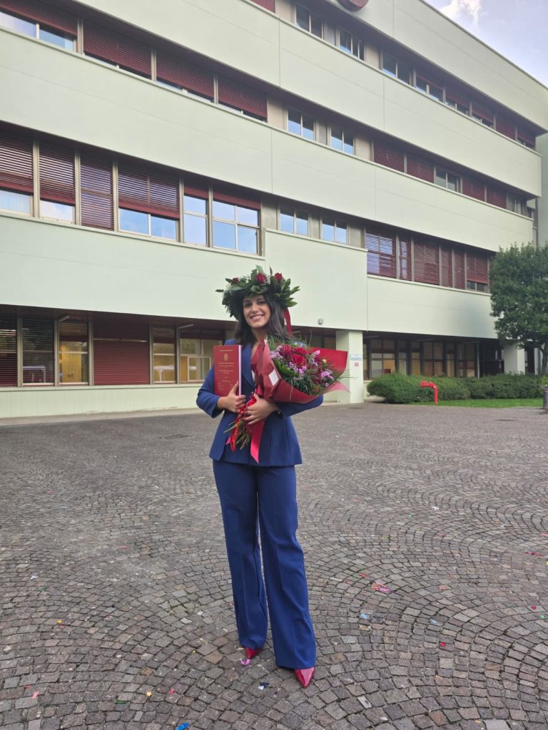 SPERONE. Rosa Solombrino si laurea in Scienze della Formazione: gli auguri di mamma e papà
