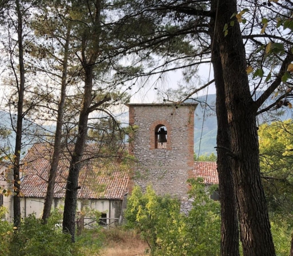 Forino (AV): Santuario di San Nicola solo promesse per la messa in sicurezza boschiva della collina dopo il violento incendio nel mese di luglio Forino (AV): Santuario di San Nicola solo promesse per la messa in sicurezza boschiva della collina dopo il violento incendio nel mese di luglio