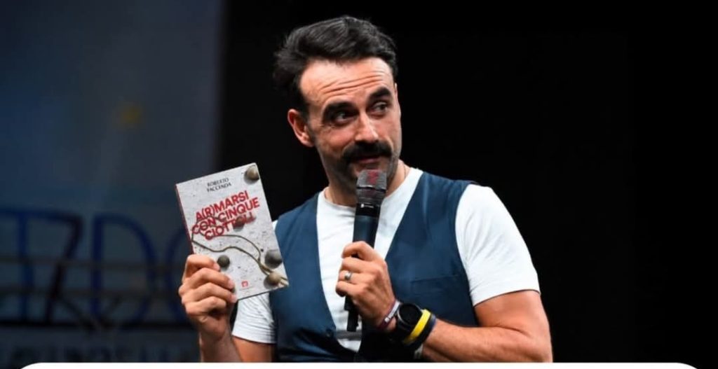 Forino (AV): Grande evento culturale con la presentazione del libro A(r)marsi con Cinque Ciottoli di Don Roberto Faccenda Forino (AV): Grande evento culturale con la presentazione del libro A(r)marsi con Cinque Ciottoli di Don Roberto Faccenda
