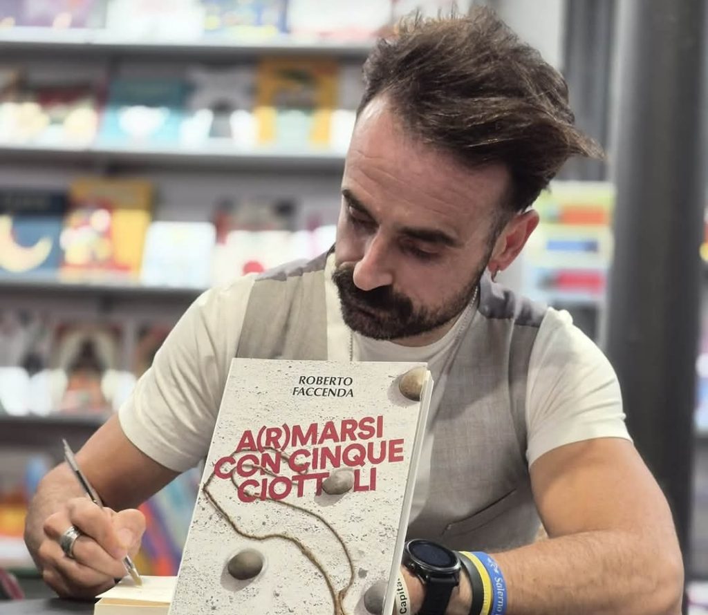 Forino (AV): Grande evento culturale con la presentazione del libro A(r)marsi con Cinque Ciottoli di Don Roberto Faccenda Forino (AV): Grande evento culturale con la presentazione del libro A(r)marsi con Cinque Ciottoli di Don Roberto Faccenda