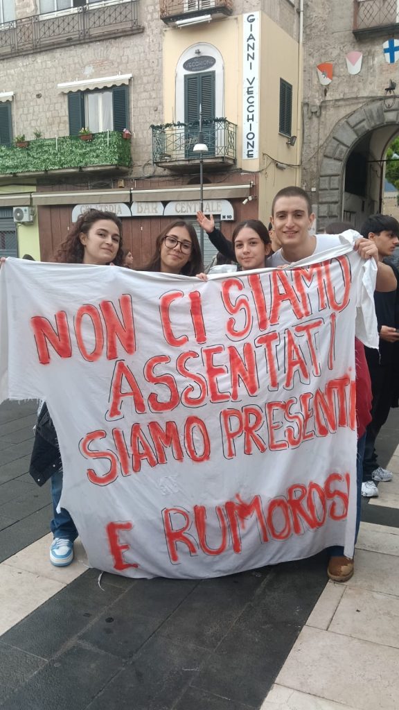 Cicciano: gli studenti del Liceo Medi in protesta