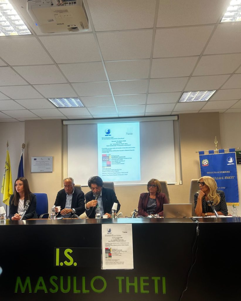NOLA. Massimo Cacciari al Masullo Theti. Kaos Nomos, la dicotomia che attraversa la società robotizzata e dell’Ia NOLA. Massimo Cacciari al Masullo Theti. Kaos Nomos, la dicotomia che attraversa la società robotizzata e dell’Ia