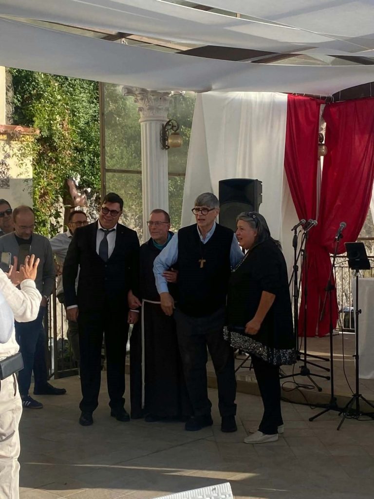 “Le Nozze di Cana” a Castellammare: fede e condivisione con i Lumi Viventi di Misericordia
