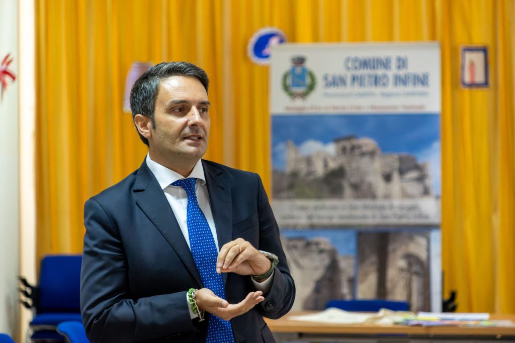 LEuropa si racconta ai bambini a San Pietro Infine, confronto con il sindaco Antonio Vacca e lo Europe Direct Caserta LEuropa si racconta ai bambini a San Pietro Infine, confronto con il sindaco Antonio Vacca e lo Europe Direct Caserta