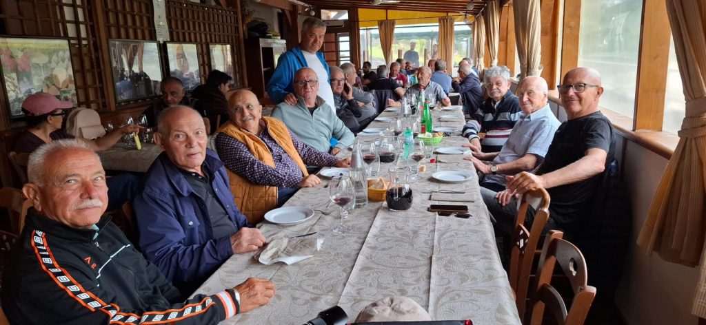 BAIANO. Sull’ Altopiano del Laceno, si rinnova l’appuntamento del pranzo sociale d‘annata. Il Fauno, tipico ristorante baita, attende quelli de L’Incontro commensali habitué BAIANO. Sull’ Altopiano del Laceno, si rinnova l’appuntamento del pranzo sociale d‘annata. Il Fauno, tipico ristorante baita, attende quelli de L’Incontro commensali habitué