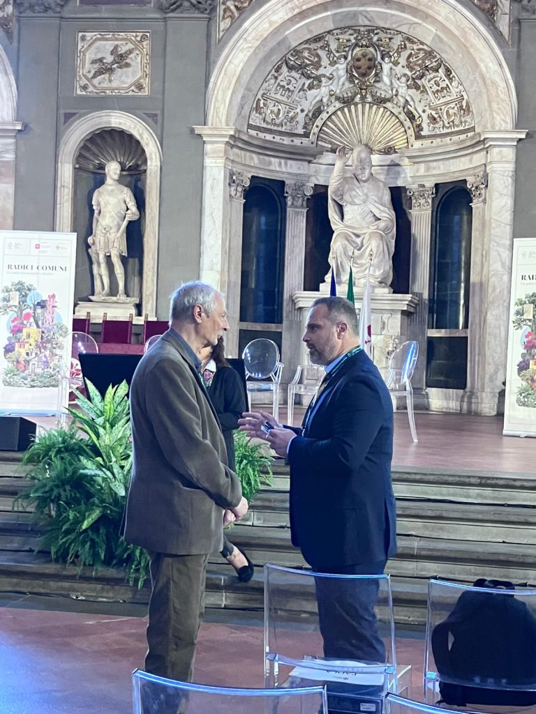 DALLIRPINIA UNA FIRMA PER LA CARTA PER LE FORESTE NELLAMBITO DELLEVENTO RADICI COMUNI