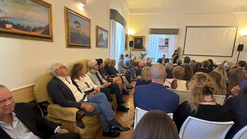 Avella, a Palazzo Borrelli la presentazione del libro “Antonio Borrelli Chirurgo” di Antonio Brillantino. Video e Foto