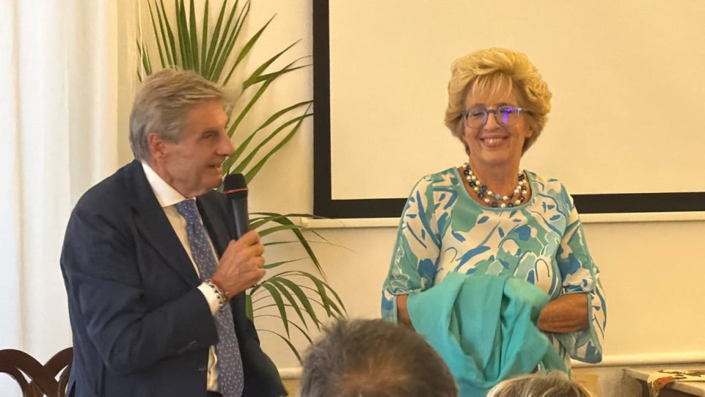 Avella, a Palazzo Borrelli la presentazione del libro “Antonio Borrelli Chirurgo” di Antonio Brillantino. Video e Foto