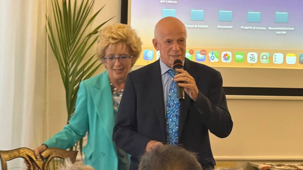 Avella, a Palazzo Borrelli la presentazione del libro “Antonio Borrelli Chirurgo” di Antonio Brillantino. Video e Foto
